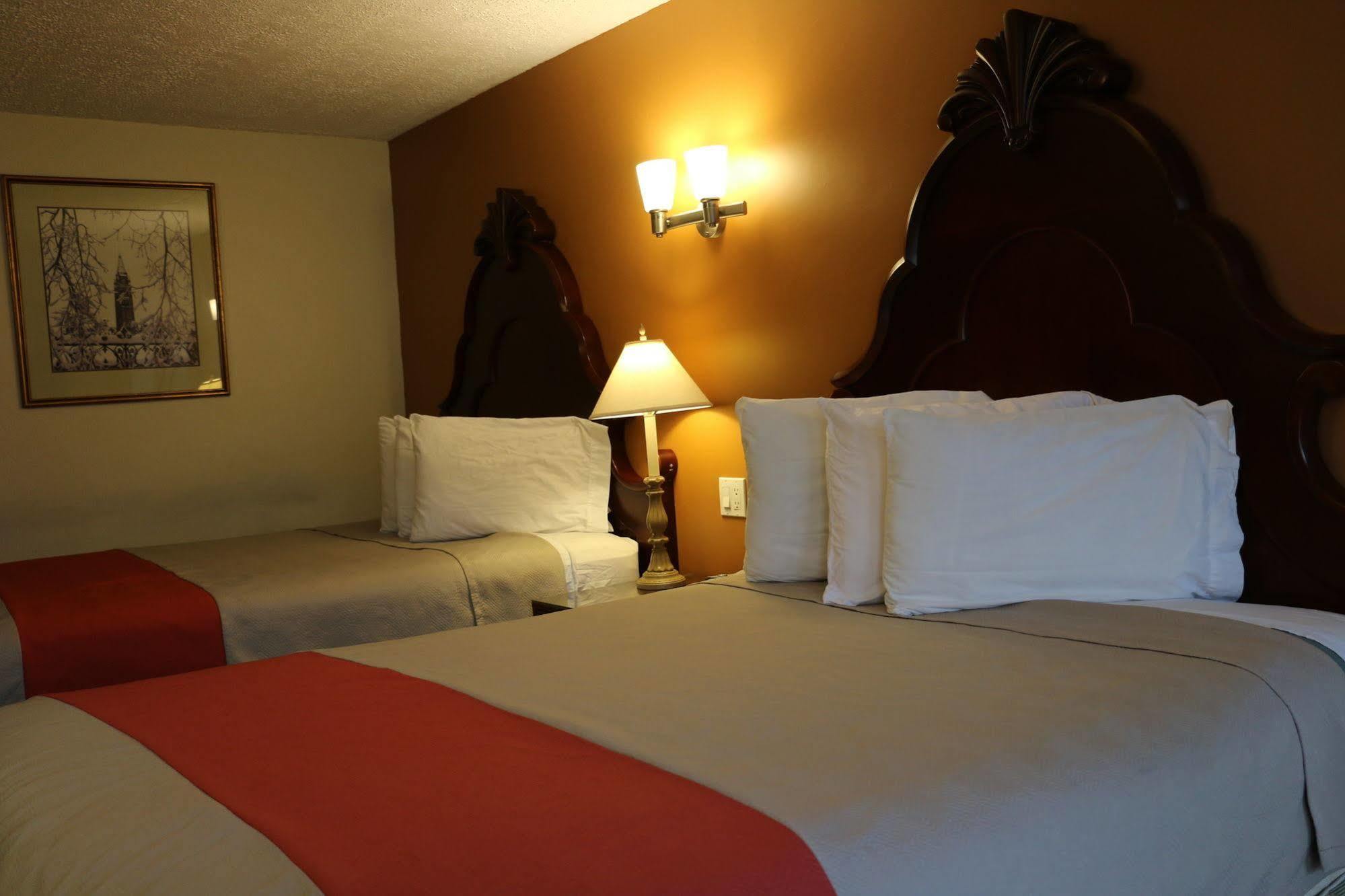 Midtown Motel & Suites Moncton Exterior photo